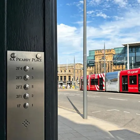 Edinburghs Location Sleeps Four Apartment Edinburgh