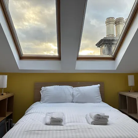 아파트 Large Duplex Flat In Leith On Leith Walk