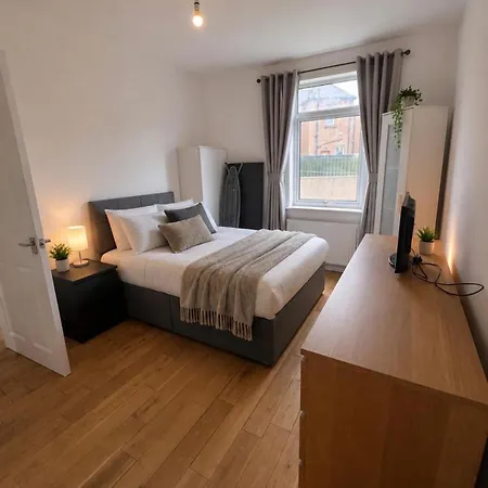 2 Bedroom Zoo Corstorphine * Edinburg