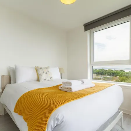 Lovely Sea View 2bdr Flat In