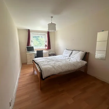 Bright 2-bed Flat In The Heart Of Apartment Edinburgh
