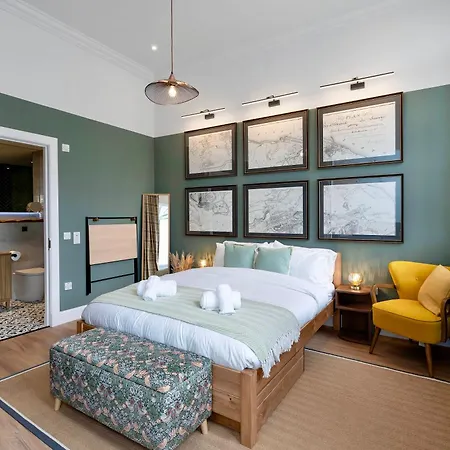 Old Town Launchpad, Sleeps 4, Free Parking Apartment Edinburgh