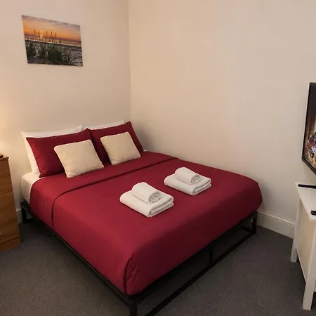 Lägenhet Warm & Spacious 2br