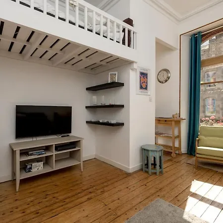 Characterful Old Town Flat By Waverley Lägenhet