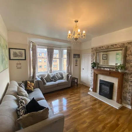 Apartment Delightful And Bright Upper In Edinburgh
