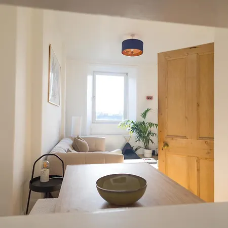 Lägenhet Stylish & Cozy 1 Bed Edinburg