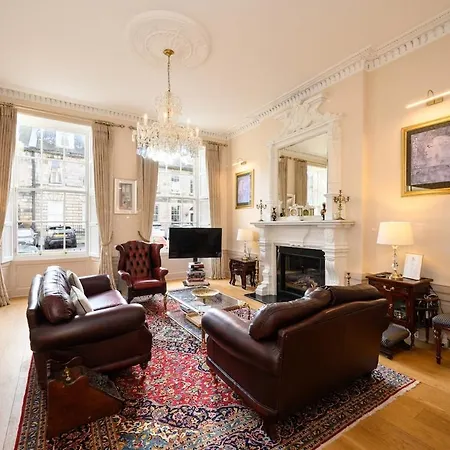 Beautiful 2-bedroom New-town Edinburg