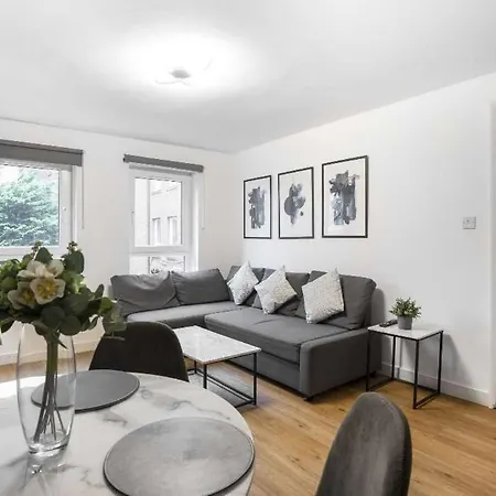 Daire Family-friendly Near Centre Sleeps 5 *