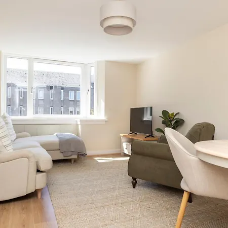 Stylish 2-bedroom In Stockbridge Edinburgh