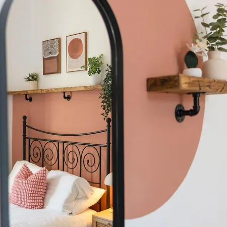 Modern 2 Bedroom Flat In Bonnington Sleeps 6 * Edinburg