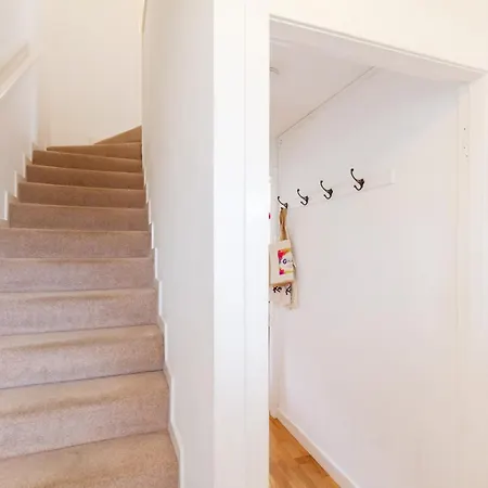 Serene 2bdr Retreat By Holyrood Park Edinburgh