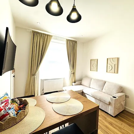 Stylish Near Centre