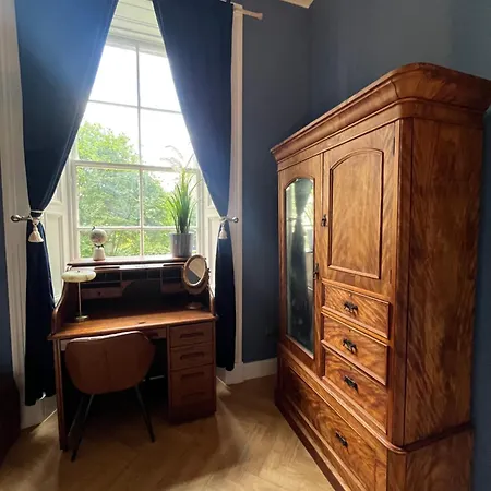 Apartment Centre - Lauriston *