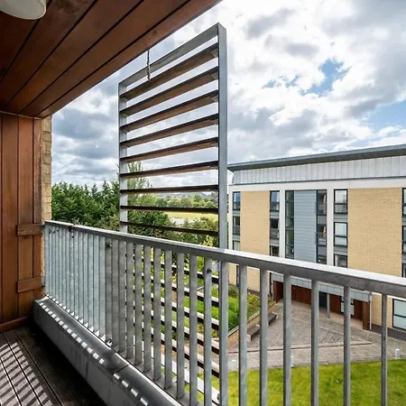 Modern 2 Bed In