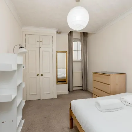 Large Traditional Flat In Apartment