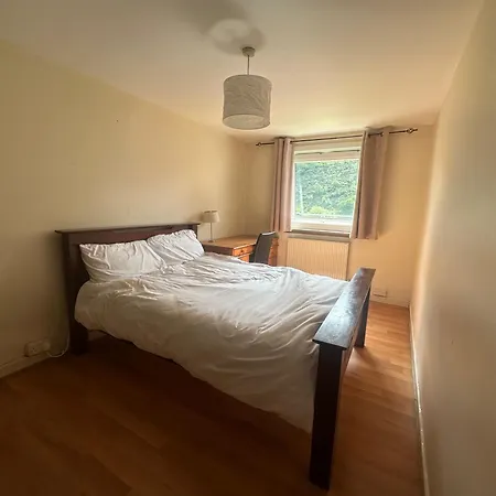 Bright 2-bed Flat In The Heart Of