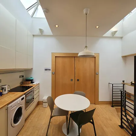 Apartament West End Retreat In *