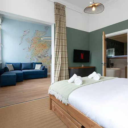 Old Town Launchpad, Sleeps 4, Free Parking Apartment *