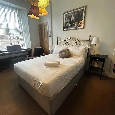 Charming Flat, Easy Access To Fringe Apartment Edinburgh
