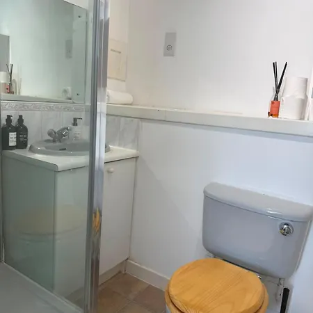 Family-friendly 3 Bed Parking 10 Min To Centre Apartment Edinburgh