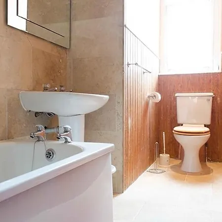 Bright Victorian 4-bed Flat Marchmont Apartment Edinburgh