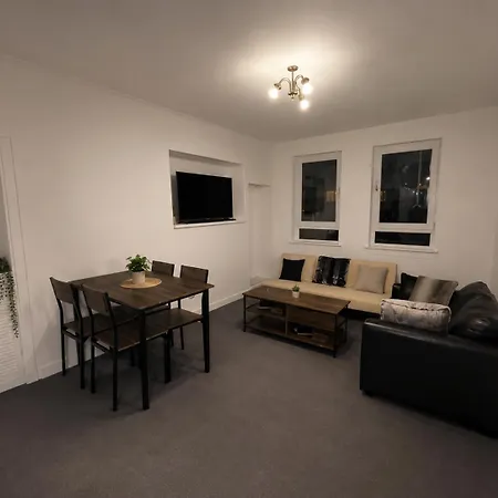 2 Bedroom Apartment Edinburgh