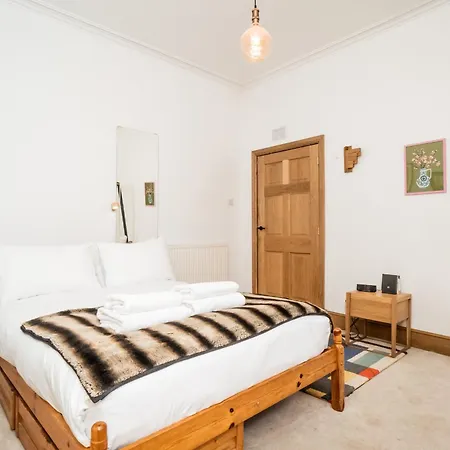 Apartment Georgian West End Near Haymarket - Pass The Keys Edinburgh