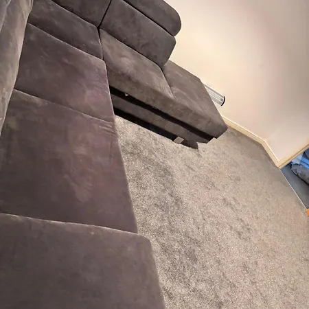 Dennis Flats Lochend Apartment Edinburgh