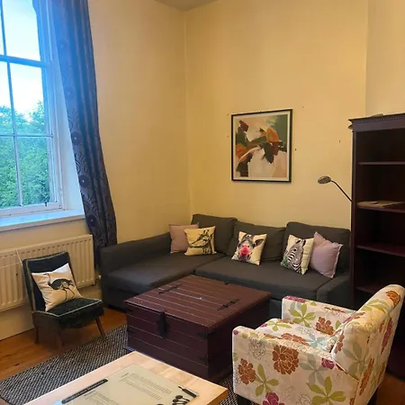Charming Old Schoolhouse In Dean Village Apartment