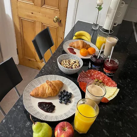 Apartment Quiet & Cosy Flat Near Holyrood Edinburgh