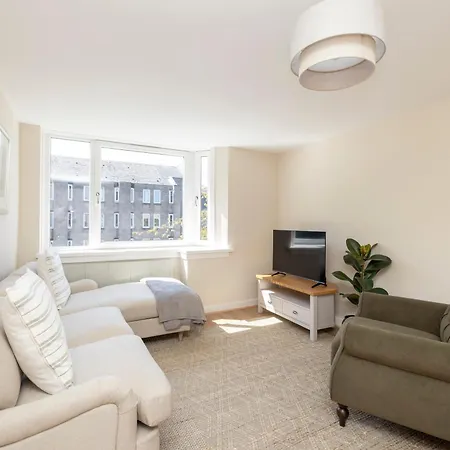 Stylish 2-bedroom In Stockbridge Edinburgh