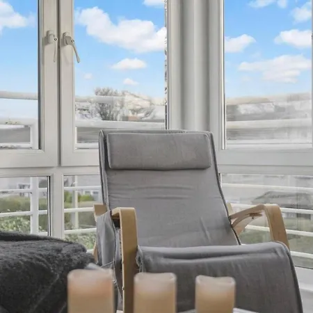 Saughton 2br Free Private Parking Near Tram Station *