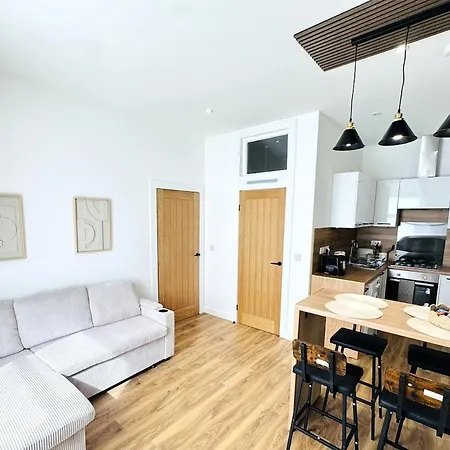 Stylish Near Centre