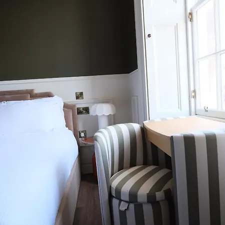 Meus Apartments, West End Apartment *