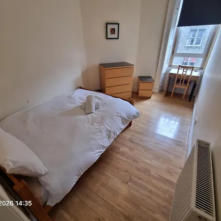City Centre Sleeps 8 Close To Castle Dedicated Free Parking Edinburgh