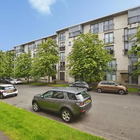 Modern 2 Bedroom Apartment, Near The Sea & Apartment