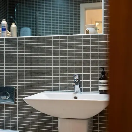 Apartment Modern 2 Bed In Edinburgh