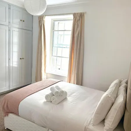 Bright 3br Rose Street Heart Of *