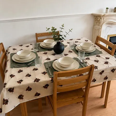 Stunning 2 Bdr Near Sleeps 5 Free Parking