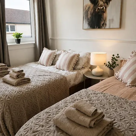 Stunning 2 Bdr Near Sleeps 5 Free Parking Lägenhet Edinburg