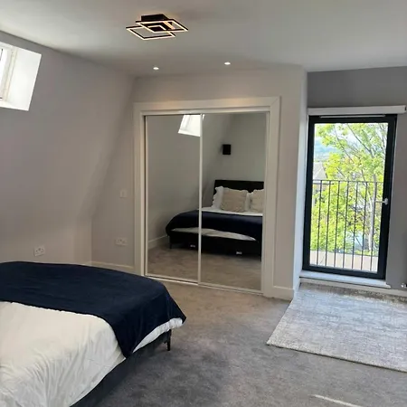 Spacious Family In With Private Garden * Edinburg