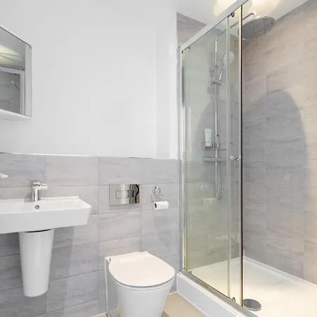 Lovely Sea View 2bdr Flat In Apartment