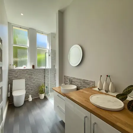 Boutique In Bruntsfield Apartment
