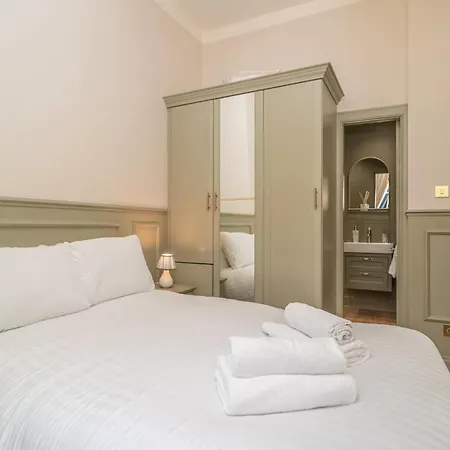 Charming Georgian Flat In The Heart Of - Pass The Keys