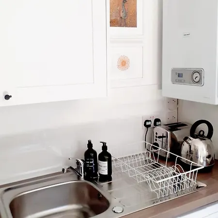 Apartment Stylish 2br- Free Parking- Heart Of *