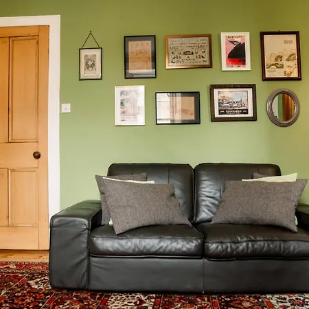 Apartment 1 Bed Overlooking The Historic Greyfriars Church