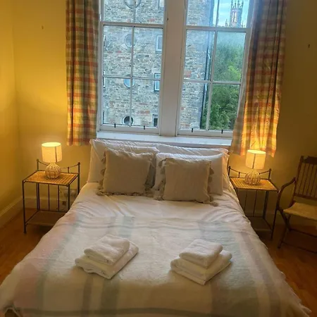 Charming Old Schoolhouse In Dean Village * Edinburgh