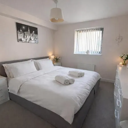 Apartment Elegant 2-bed 2-bath Flat In *