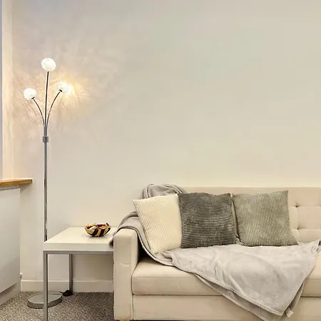 Apartment Bright 2-bed Near Haymarket - Easy Access Edinburgh