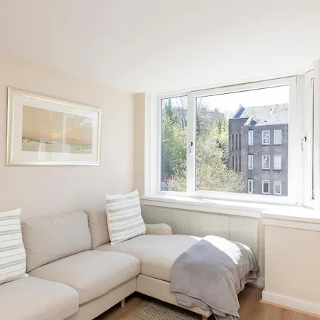 Apartment Stylish 2-bedroom In Stockbridge *